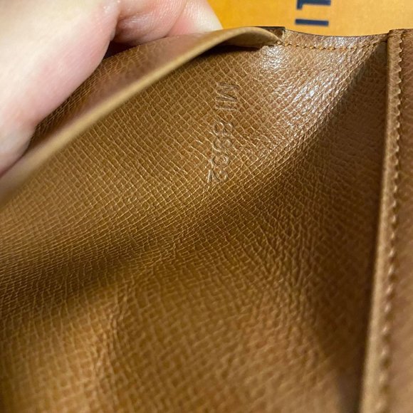 Louis Vuitton Small trifold wallet - Picture 2 of 10